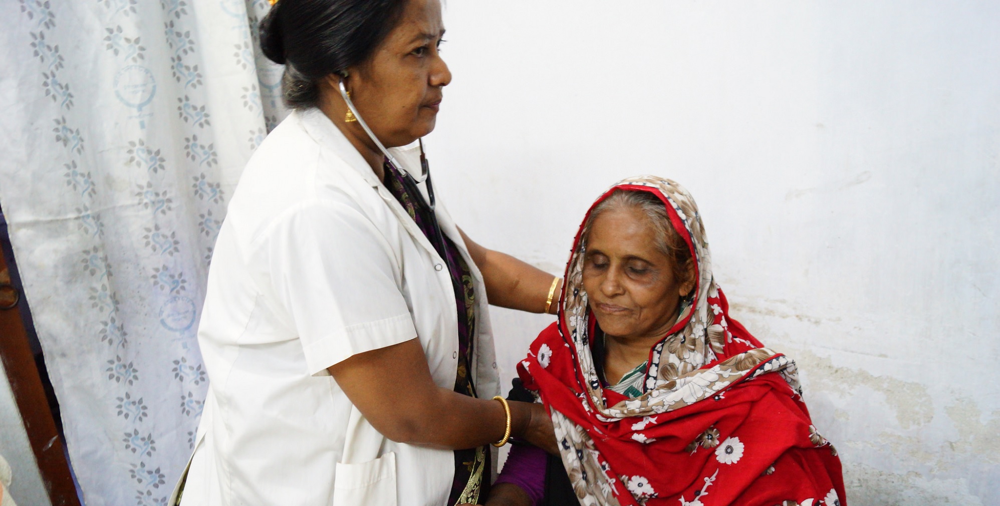  _603_https://www.helpage.org/silo/images/access-to-health-in-bangladesh_1996x1010.jpg