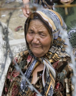  _807_https://www.helpage.org/silo/images/around-one-million-people-have-been-affected-by-the-violence-in-kyrgyzstan_246x310.jpg