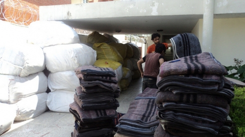  _452_https://www.helpage.org/silo/images/blanket-distribution-pakistan_491x275.jpg