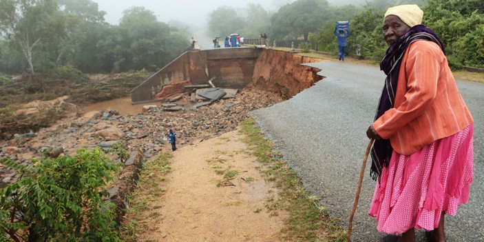  _562_https://www.helpage.org/silo/images/cyclone-idai--age-international-and-dec-appeal_703x351.jpg