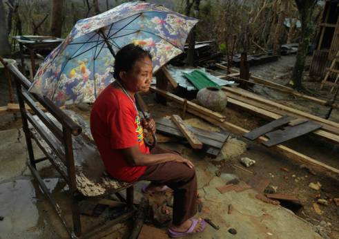  _986_https://www.helpage.org/silo/images/francesca-typhoon-haiyan_491x346.jpg