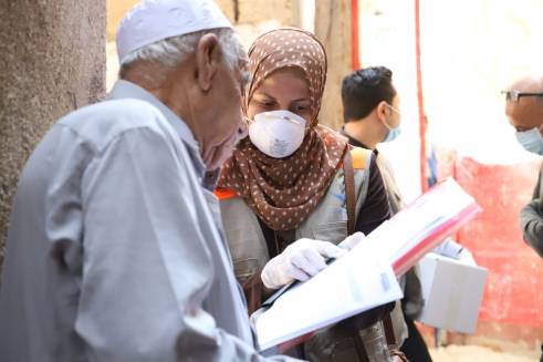 _243_https://www.helpage.org/silo/images/gaza-stripdistribution-of-hygiene-kits_491x327.jpg