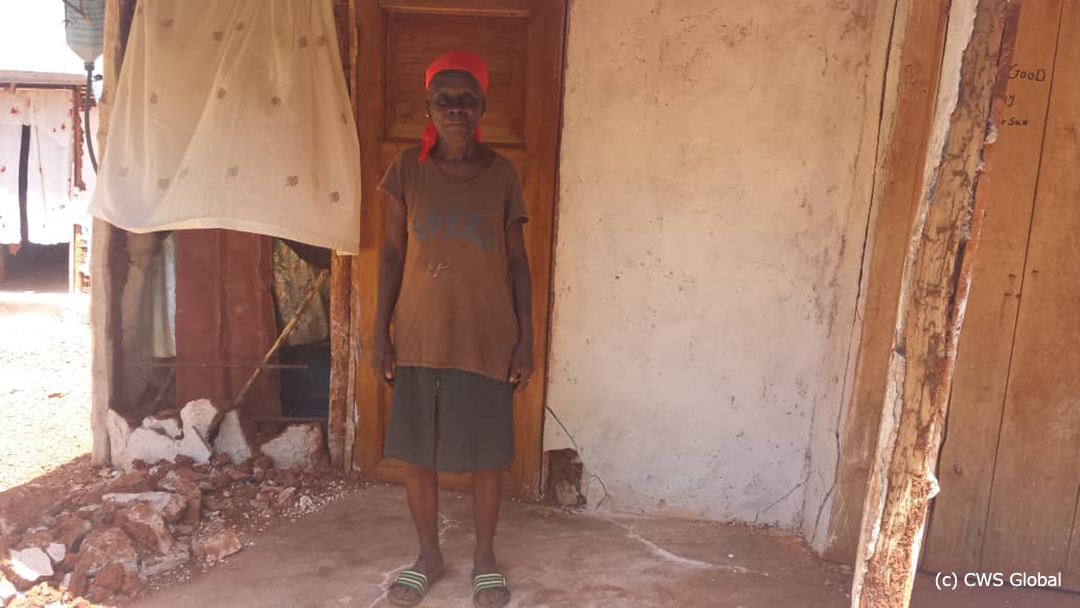  _526_https://www.helpage.org/silo/images/haiti-2021clairose-saintileolder-woman_1080x608.jpg