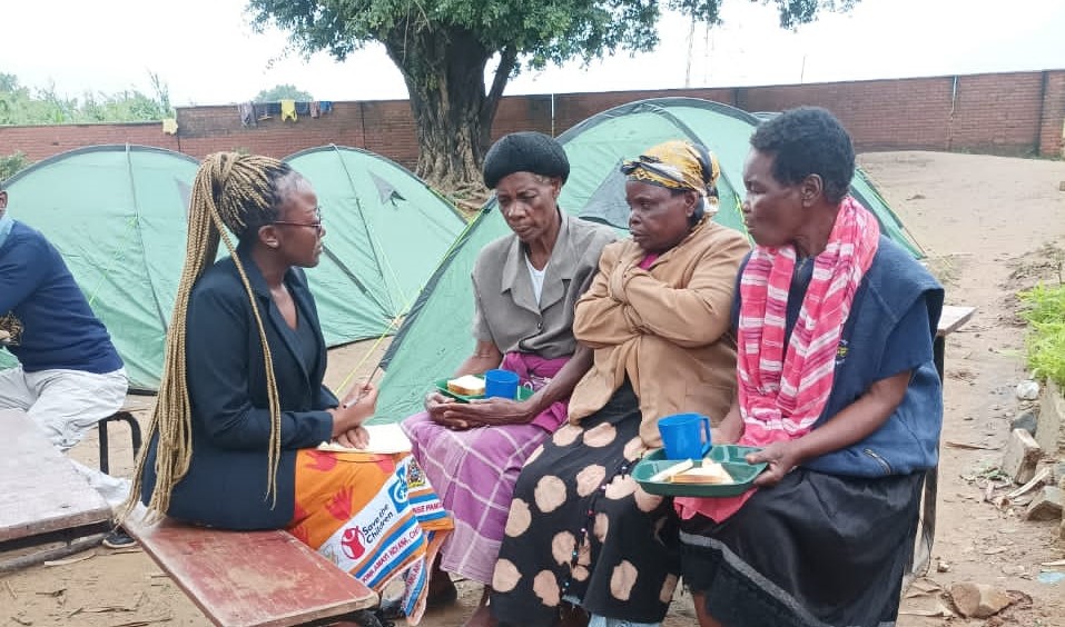  _24_https://www.helpage.org/silo/images/malawi-cyclone-fredy--womencredit-patricia-mmamemanepo_957x564.jpg