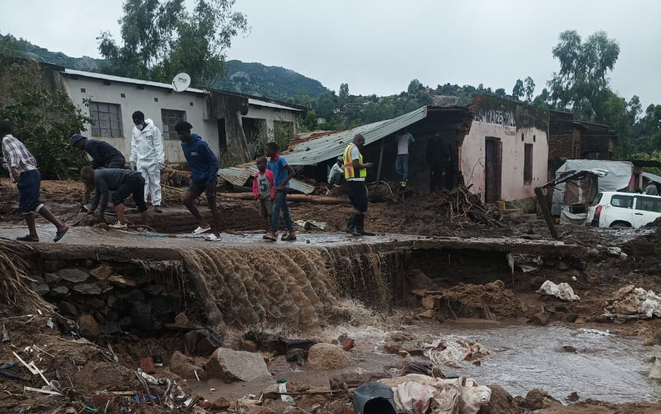  _276_https://www.helpage.org/silo/images/malawi-cyclone-fredy-2credit-patricia-mmamemanepo_957x600.jpg