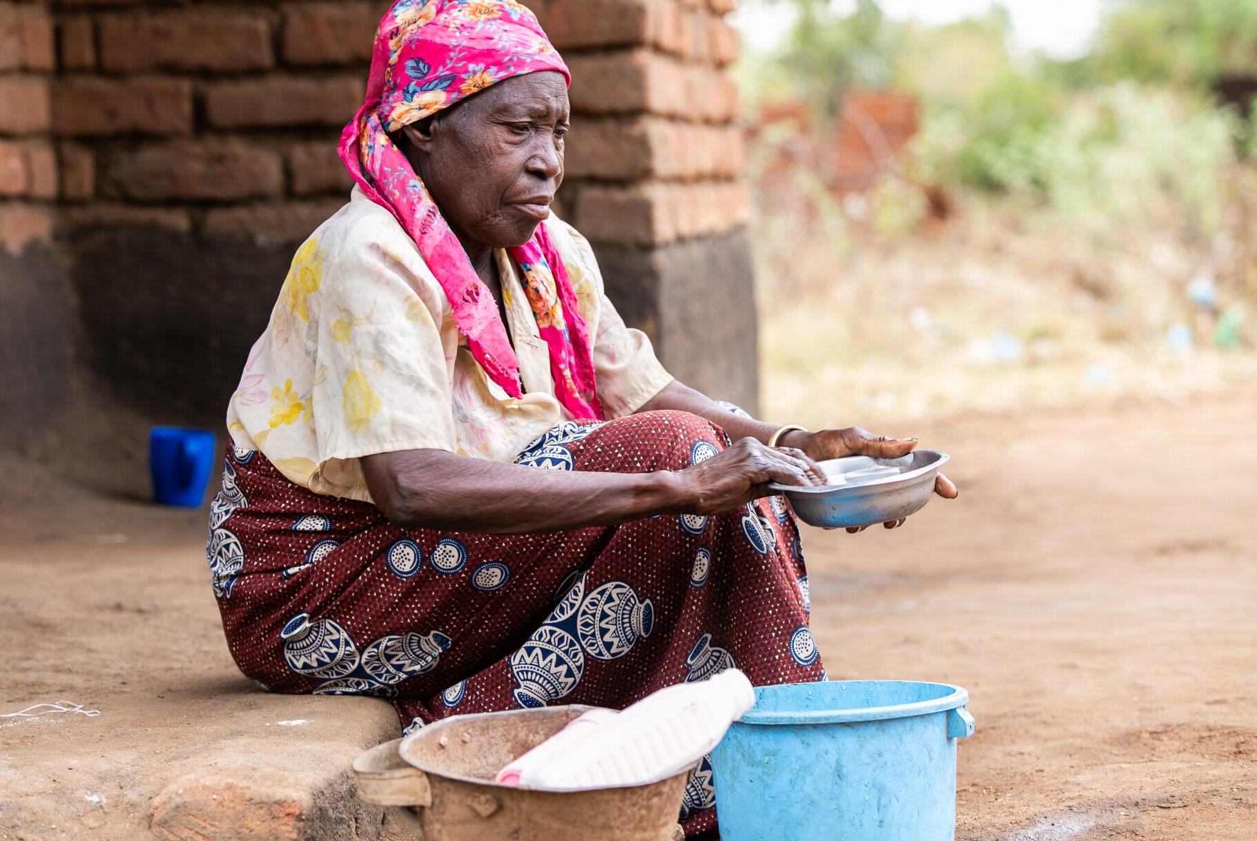 _227_https://www.helpage.org/silo/images/malawimalumbo-simwakafairpicture_1816x1215.jpg