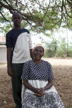  _432_https://www.helpage.org/silo/images/mama-teresa--68-with-her-grandson-cornel_246x368.jpg