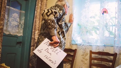 _654_https://www.helpage.org/silo/images/moldova-elder-abuse_491x278.jpg