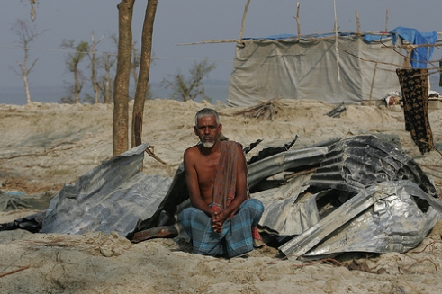  _962_https://www.helpage.org/silo/images/older-people-in-emergencies-bangladesh_491x327.jpg