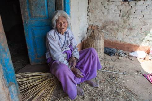  _563_https://www.helpage.org/silo/images/older-woman-in-nepal_491x327.jpg