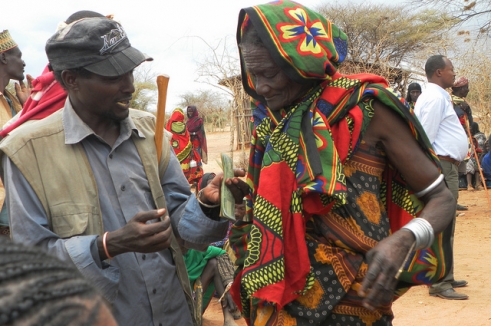  _535_https://www.helpage.org/silo/images/seke-wako-arero-2-borana-ethiopia_491x326.jpg