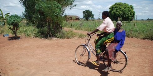  _875_https://www.helpage.org/silo/images/tanzania-bike-image-deyu_491x246.jpg