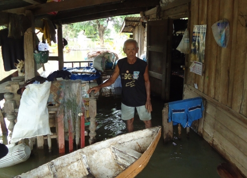  _337_https://www.helpage.org/silo/images/thailand-floods-2011_491x353.jpg