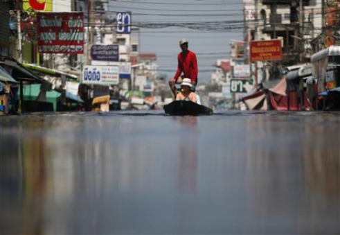 _258_https://www.helpage.org/silo/images/thailand-floods_491x339.jpg