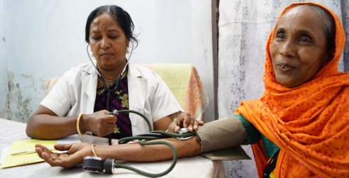 _340_https://www.helpage.org/silo/images/world-health-assembly-side-event_491x251.jpg