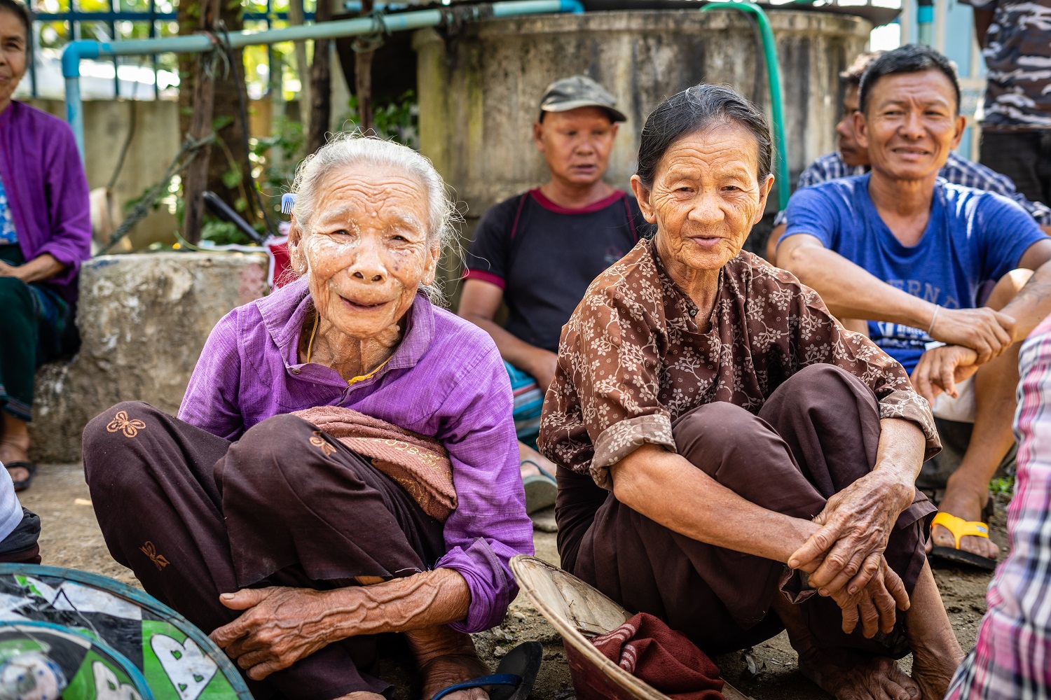  _248_https://www.helpage.org/silo/images/hpaan-flood-response-older-women_1500x1000.jpg