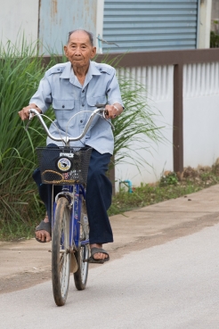  _599_https://www.helpage.org/silo/images/moon-88-thailand_246x369.jpg