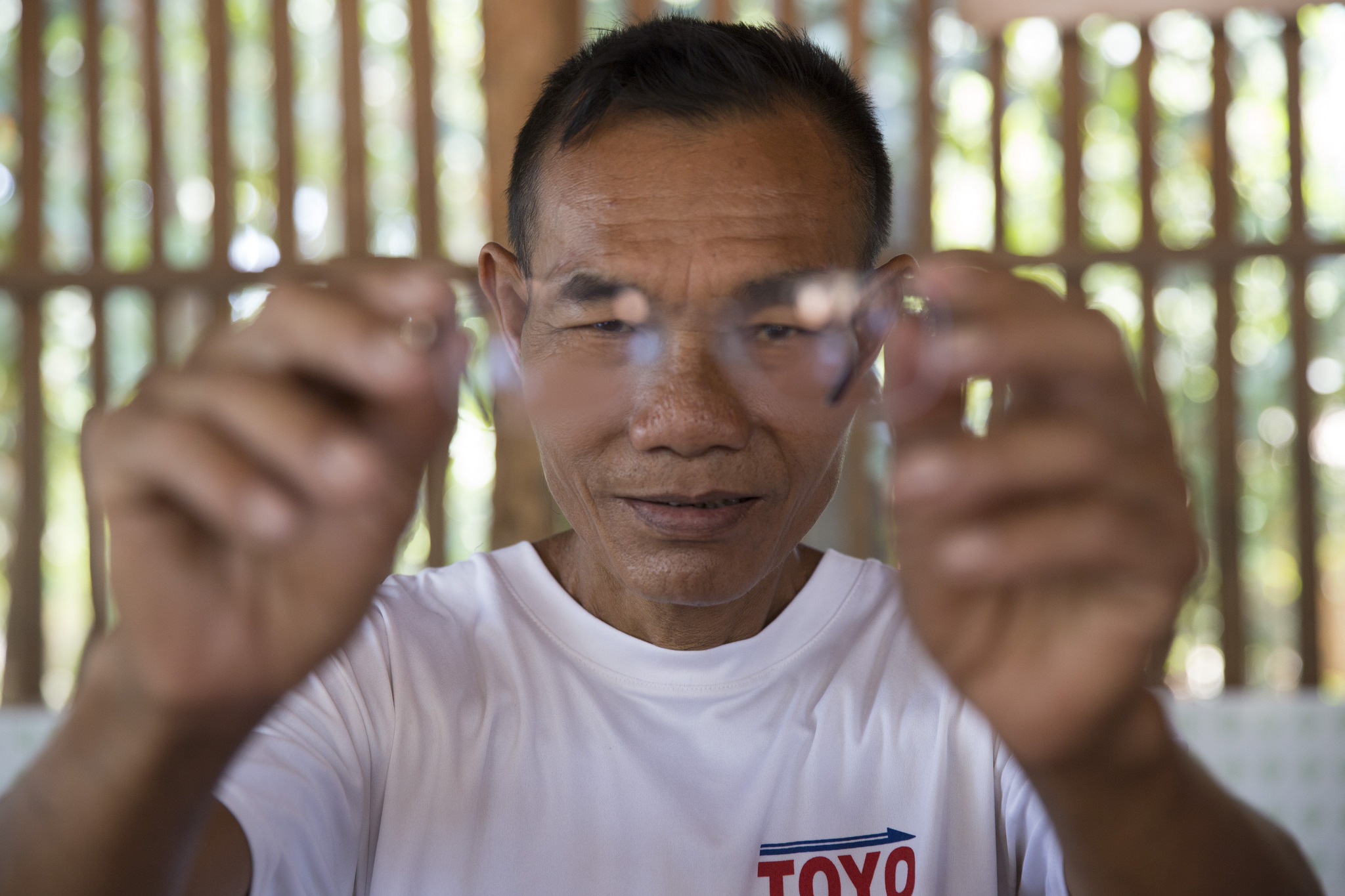  _685_https://www.helpage.org/silo/images/u-mg-tay-was-provided-glasses-in-myanmar-and-can-now-read_2048x1365.jpg