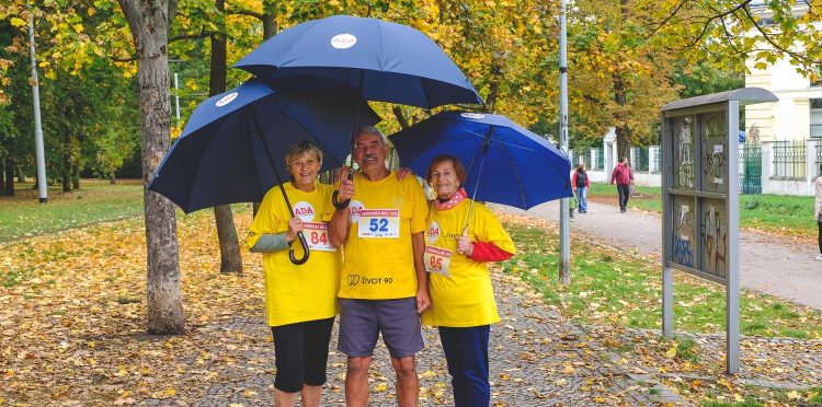 Senior run in the Czech Republic. Zivot90 (on their t-shirts) is HelpAge network member. 2015